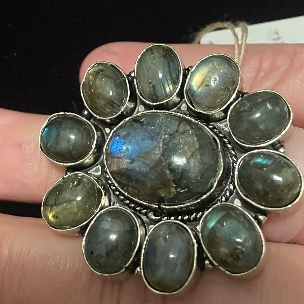 SALE TODAY !!Flower shaped labordorite/ Laborite ring. Size 6.5 925 silver